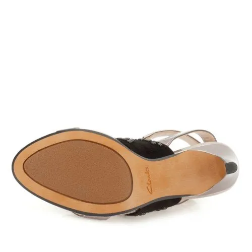 Clarks  Shola Curtain Fashion Sandals