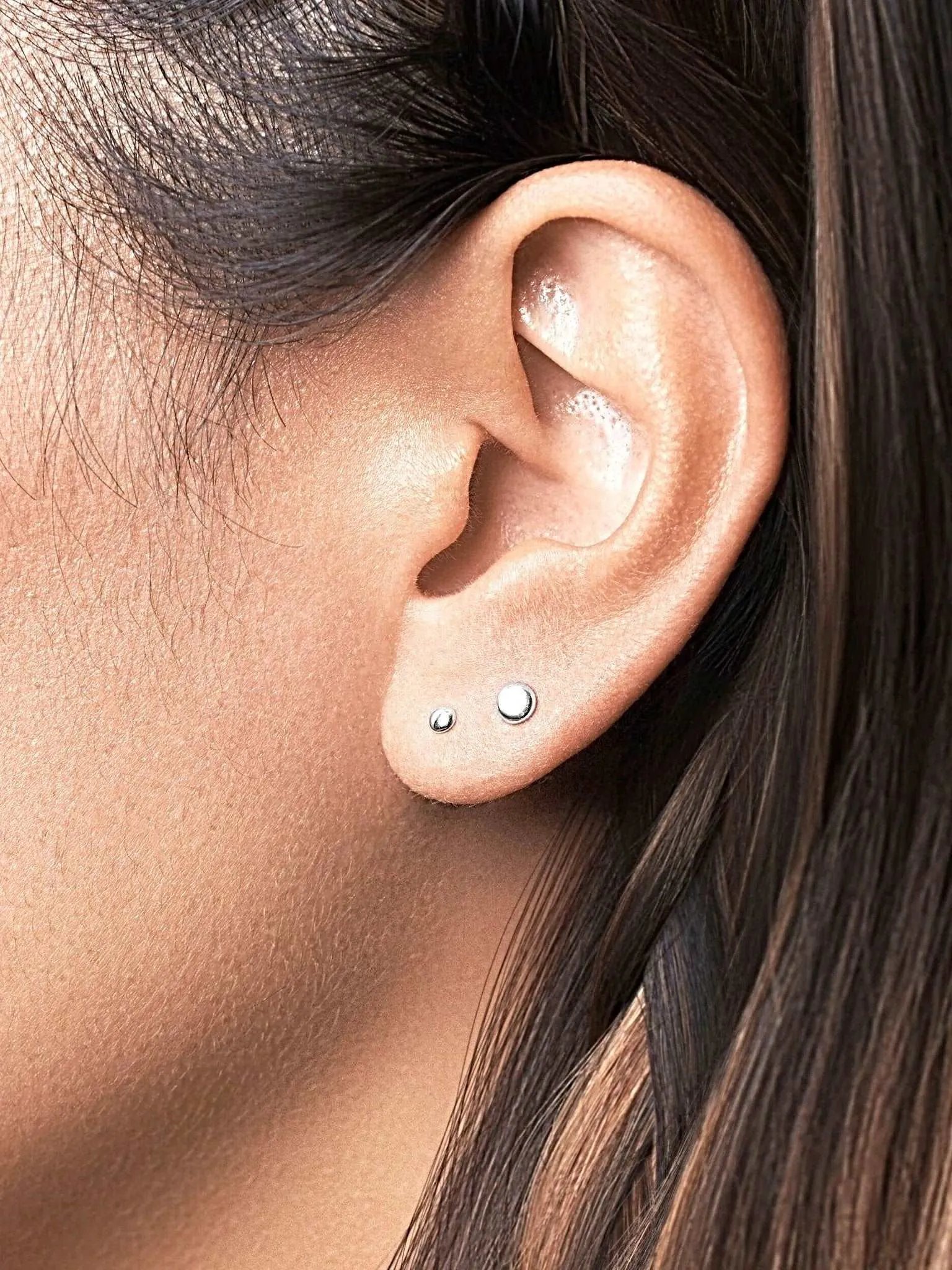 Eina Dot Stud Earrings