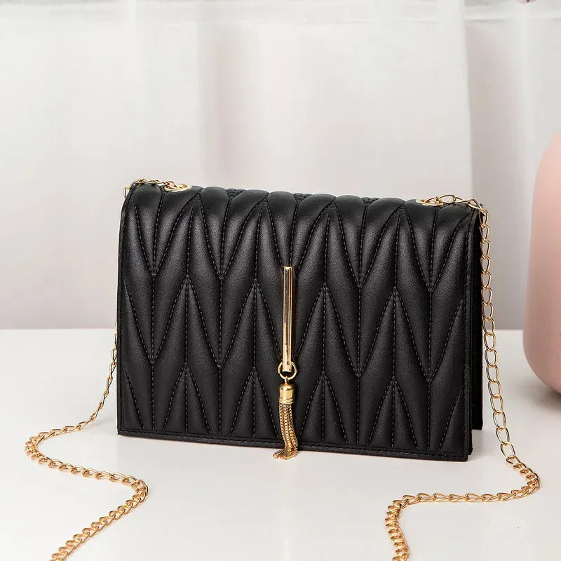 Fashion Tassel Flap Crossbody Bags V Pattern Mini Chain Shoulder Bag for Women Pu Leather White/Black Casual Travel Square Bag